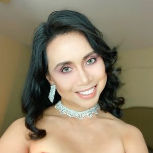 Meet your Posher, Anna fe